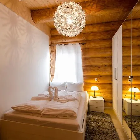 Luxus-ferienhaus Blockhaus Nr 2 Toplage Am Mit Sauna, Outdoor-hottub, Kamin Auf 1300m Uem בית נופש