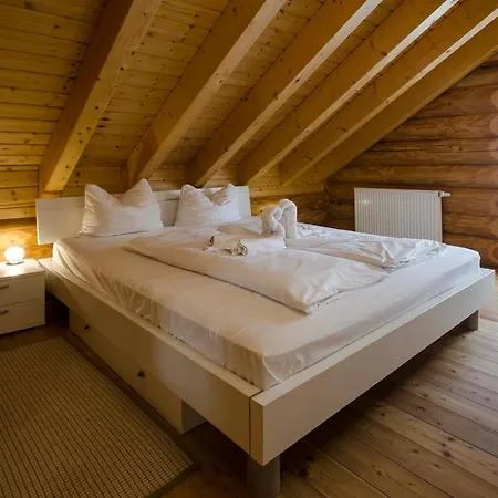 Luxus-ferienhaus Blockhaus Nr 2 Toplage Am Mit Sauna, Outdoor-hottub, Kamin Auf 1300m Uem *