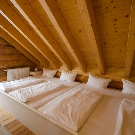 Luxus-ferienhaus Blockhaus Nr 2 Toplage Am Mit Sauna, Outdoor-hottub, Kamin Auf 1300m Uem בית נופש *