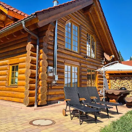 Luxus-ferienhaus Blockhaus Nr 2 Toplage Am Mit Sauna, Outdoor-hottub, Kamin Auf 1300m üm Ferienhaus