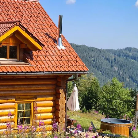 Luxus-ferienhaus Blockhaus Nr 2 Toplage Am Feldberg Mit Sauna, Outdoor-hottub, Kamin Auf 1300m üm Ferienhaus