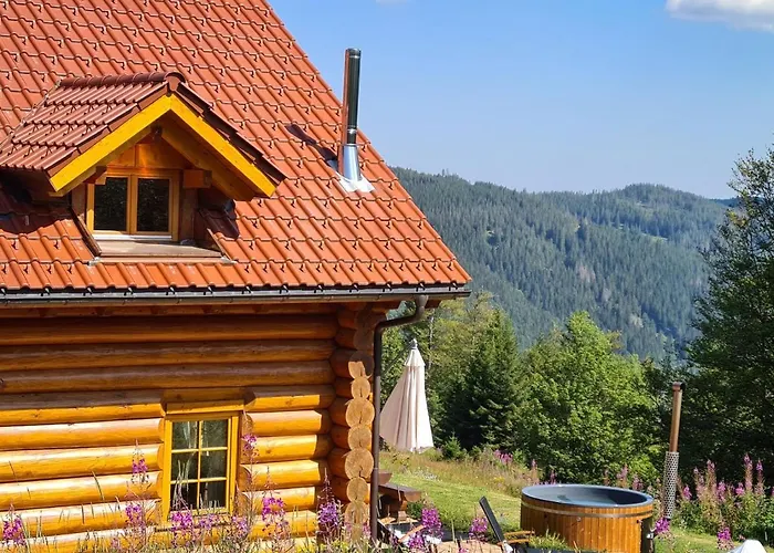 Luxus-ferienhaus Blockhaus Nr 2 Toplage Am Mit Sauna, Outdoor-hottub, Kamin Auf 1300m Uem Semesterbostad